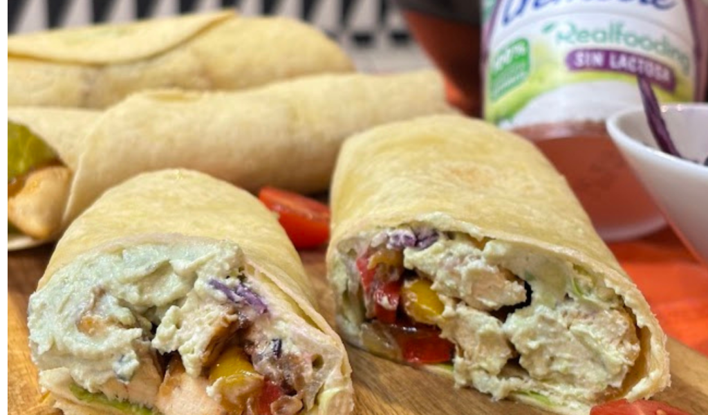 Fajitas fáciles con pollo salteado, verduras crujientes y una base cremosa de Cremette. Una receta rápida, sabrosa y perfecta para compartir.